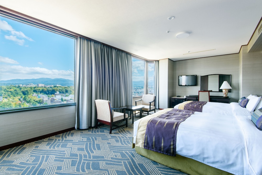 Exclusive, Suite, Twin Beds, Club Lounge Access, Luxury Floor