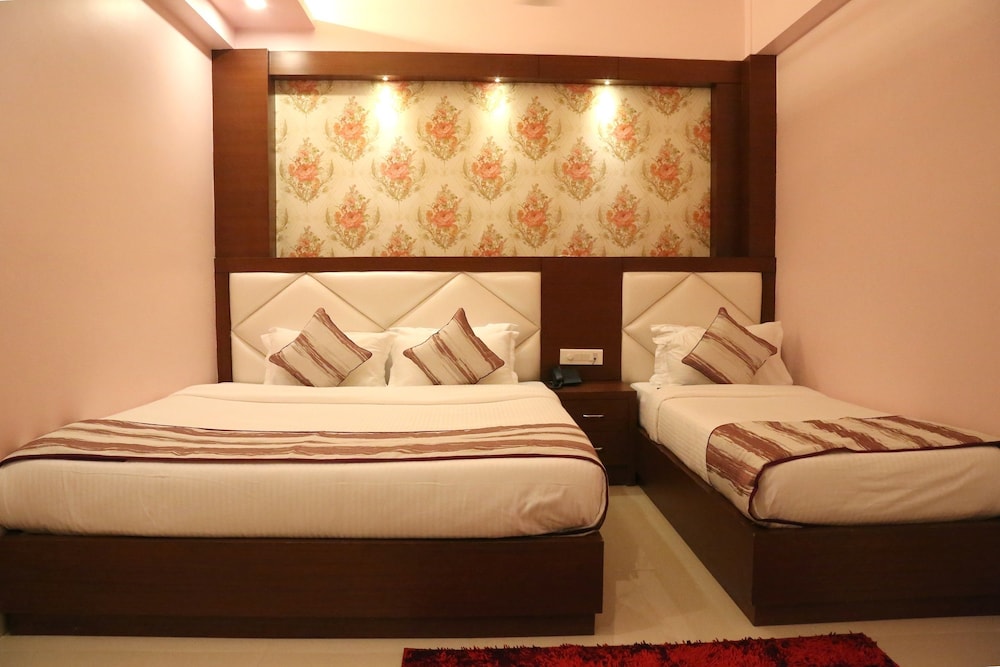 Hotel Varanasi Inn 9/33