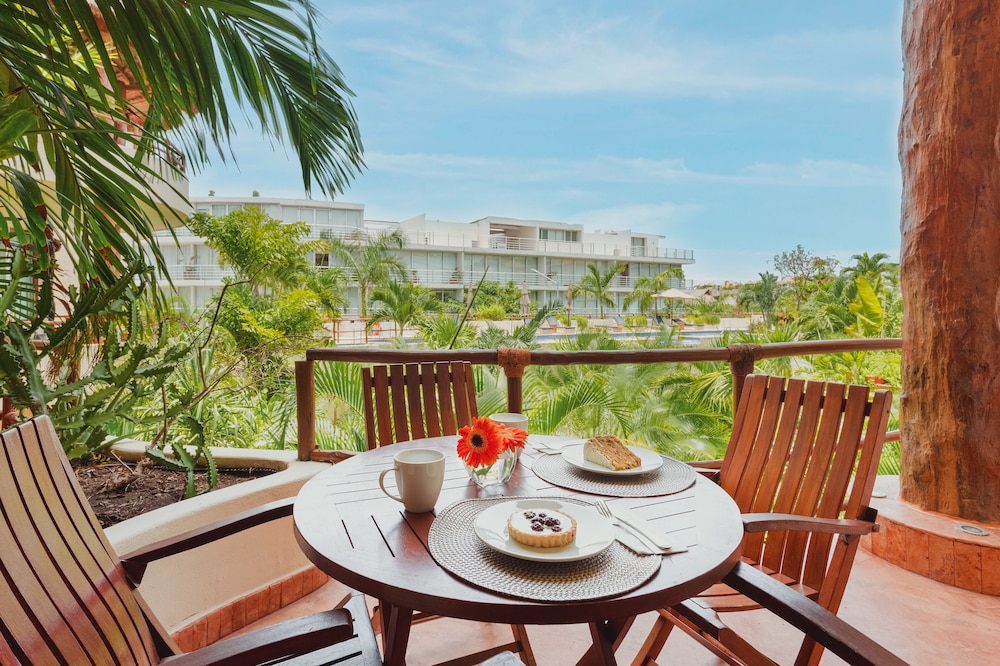Porto Playa Condo Hotel And Beachclub 32/50