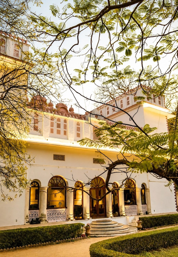 Welcomeheritage Bijayniwas Palace 3/47