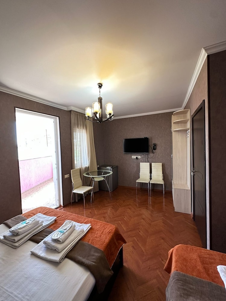 Piano Hotel 23/51