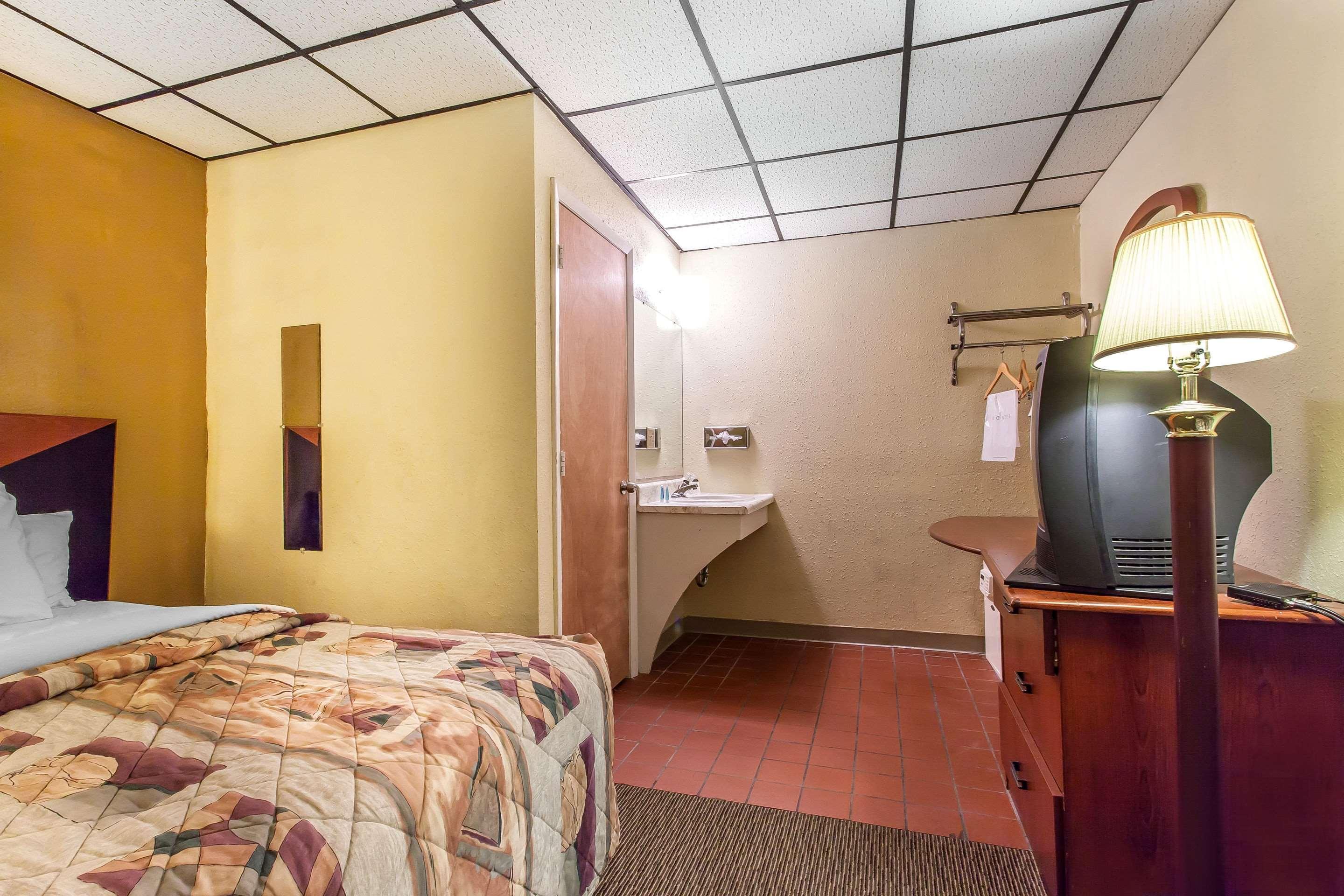 ROOM, DOUBLE BED, SMOKING