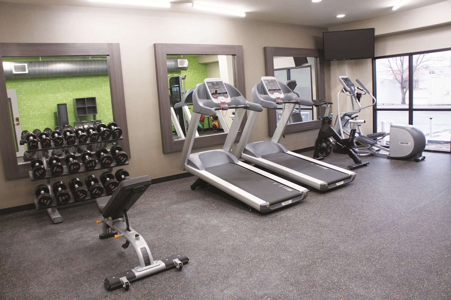 La Quinta Inn & Suites by Wyndham Wichita Airport 34/56