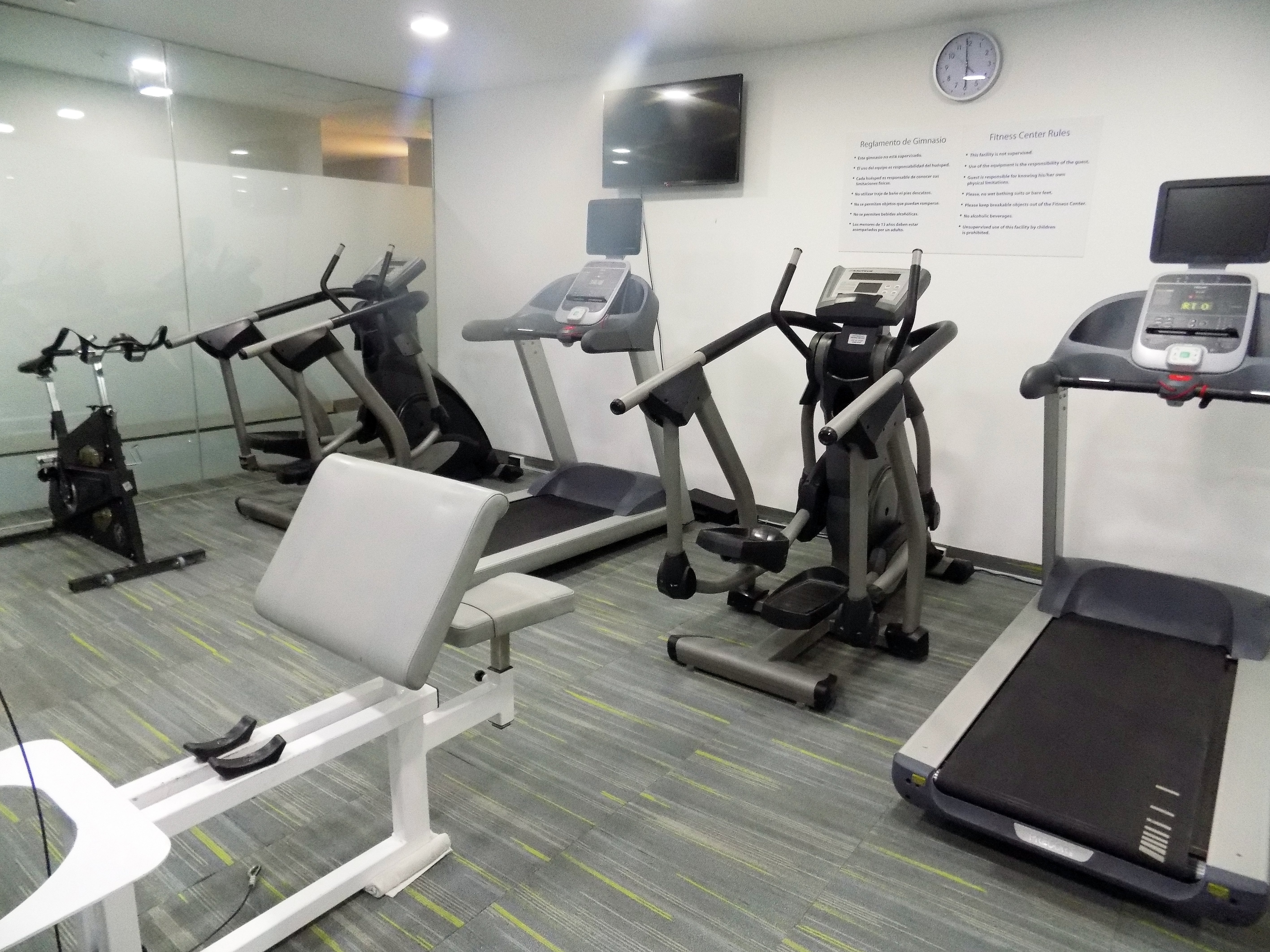 Holiday Inn Express Mexico Santa Fe 30/50