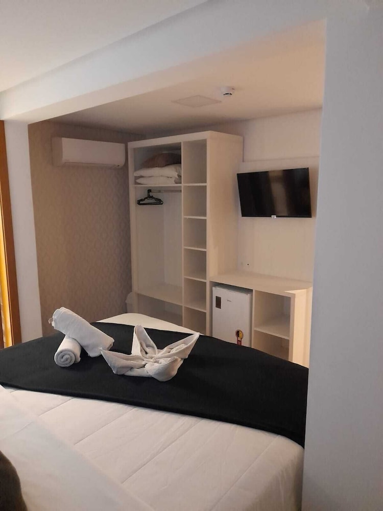 Hotel Golden Hills 9/36