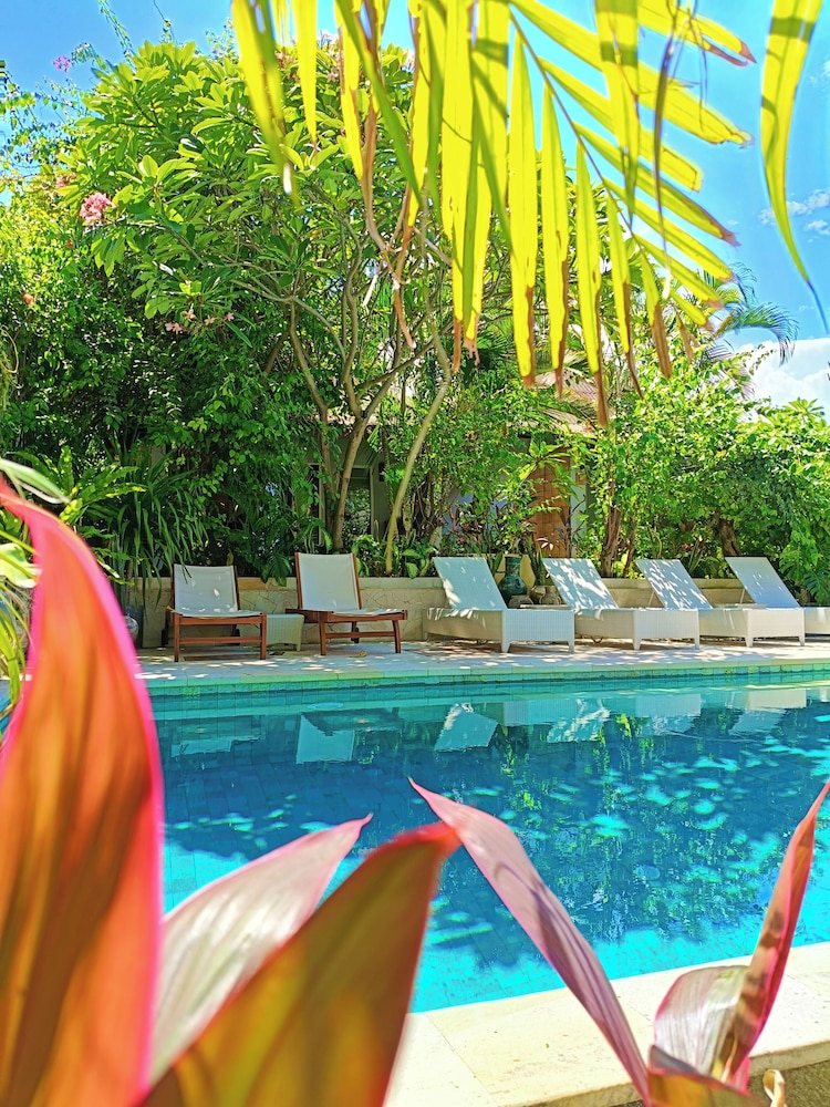 Bale Sampan Bungalows 32/64