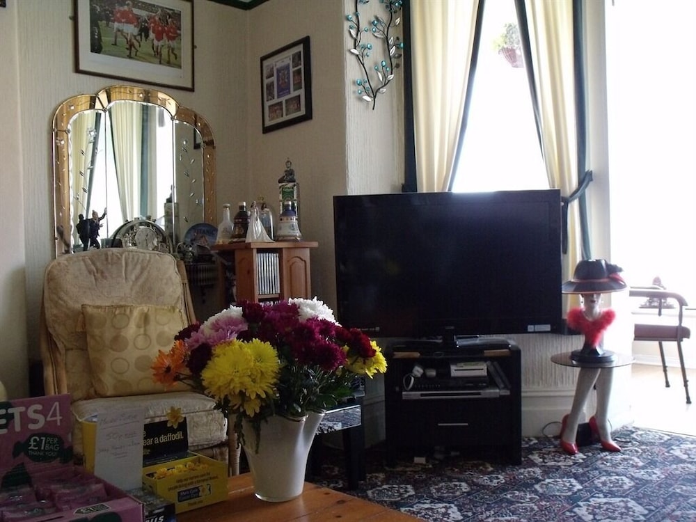 The Derby Hotel - Guest house 12/16