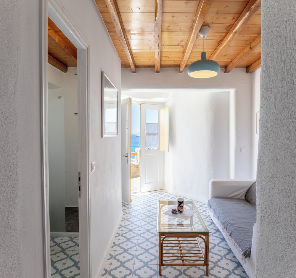 Anerousses Mykonian Traditional Houses 17/50