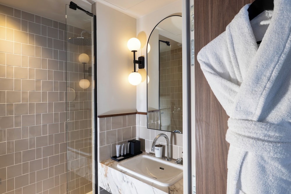 غرفة سوبيريور بسرير كينج، Cristal Champs Elysees Hotel 9/10