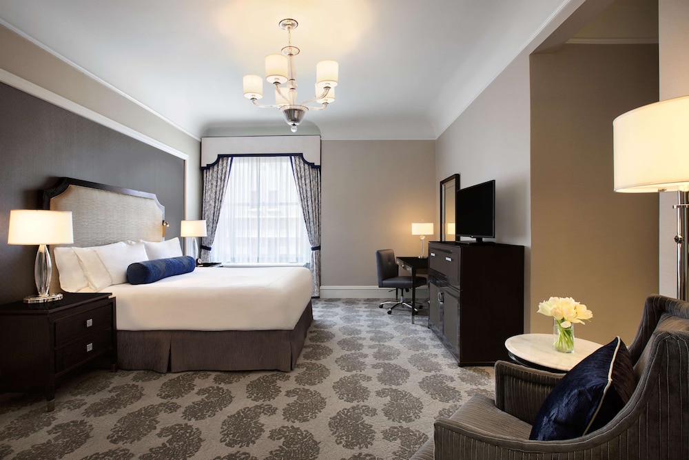 FAIRMONT, KING BED