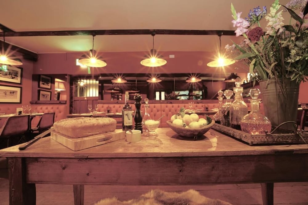 The Bull Hotel 4/47