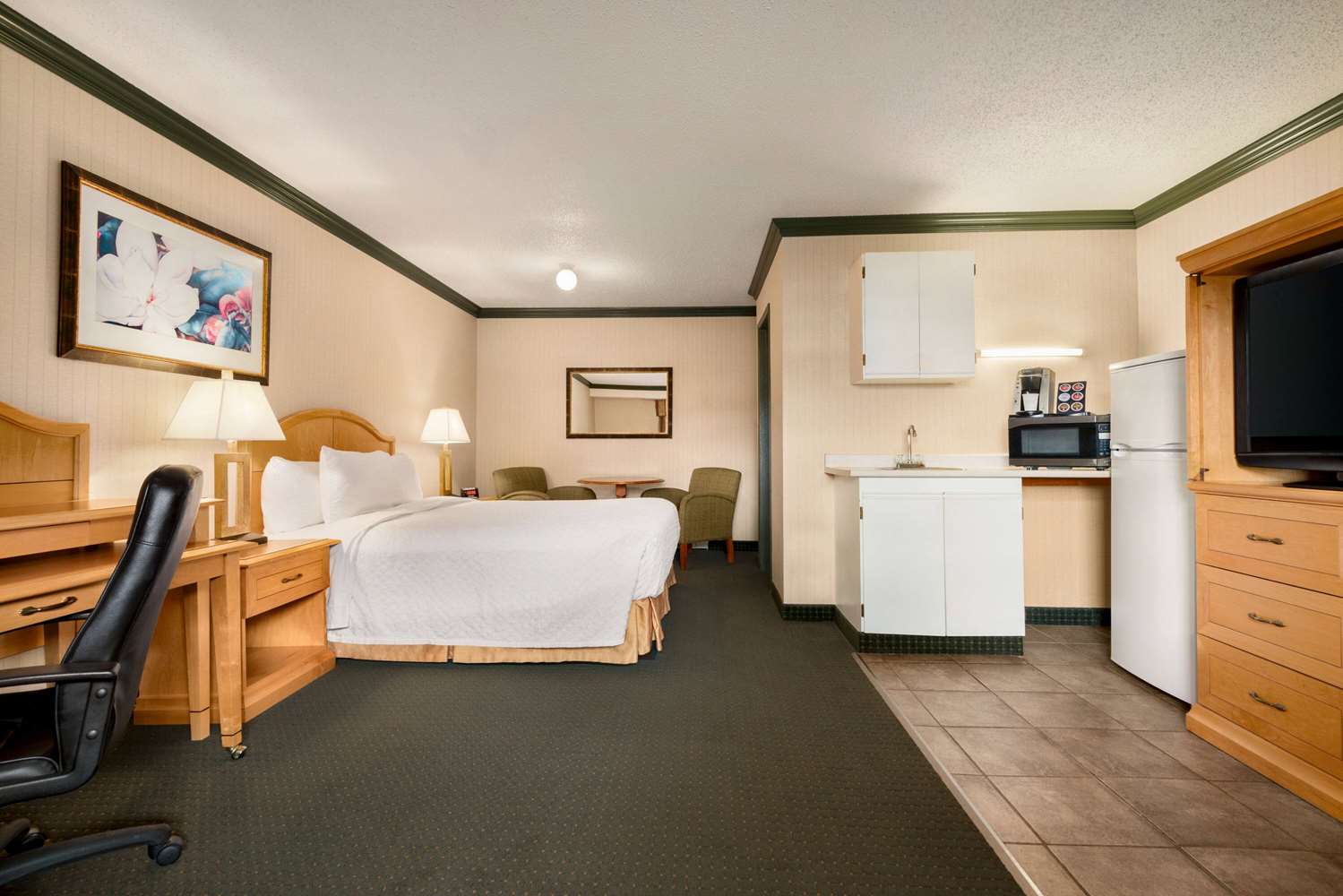 Travelodge by Wyndham Dawson Creek 6/24