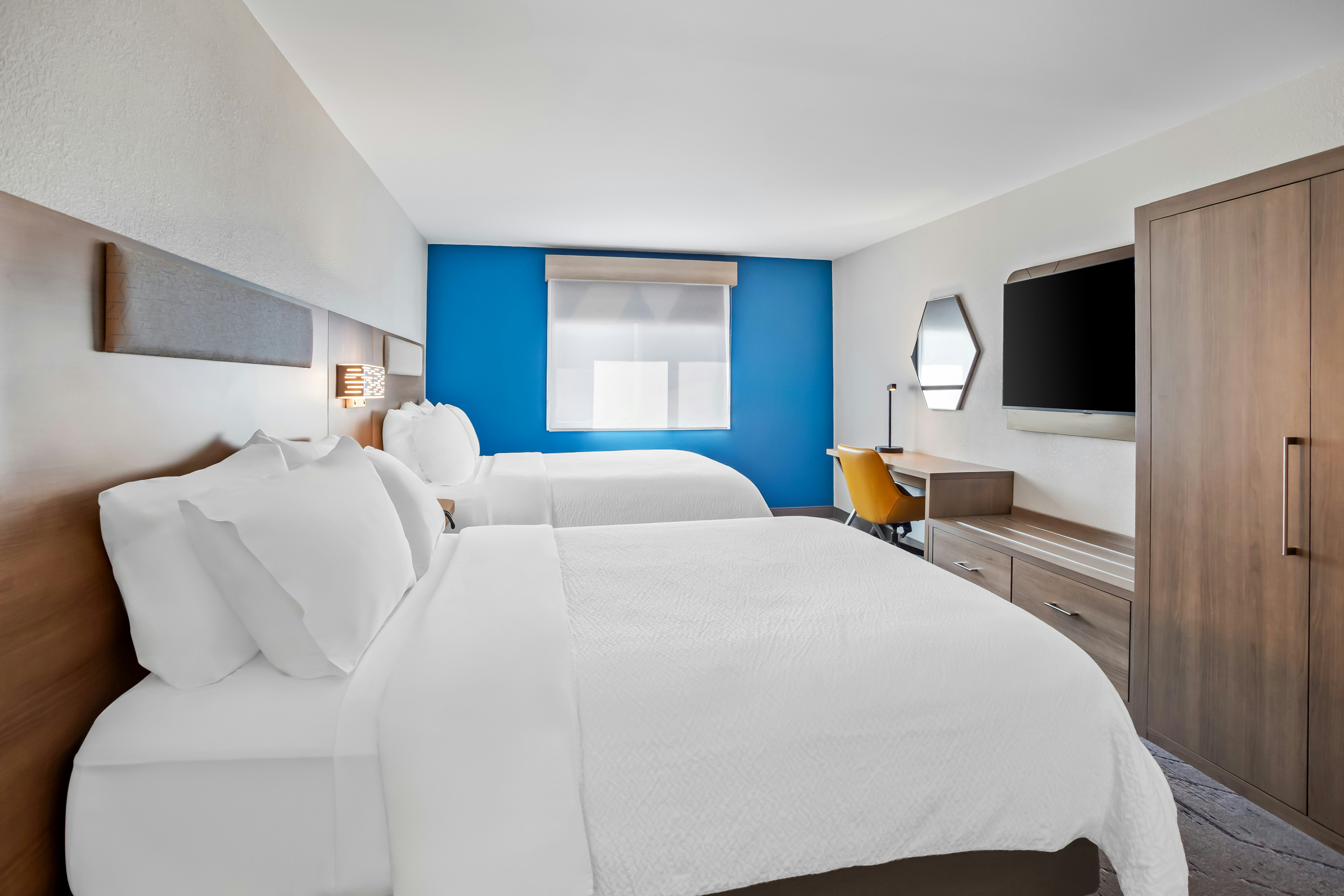 Suite, 2 Queen Beds, Holiday Inn Express & Suites Tumwater - Olympia By IHG 3/9