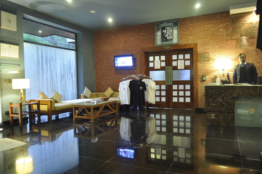 The Residency Hotel 33/43