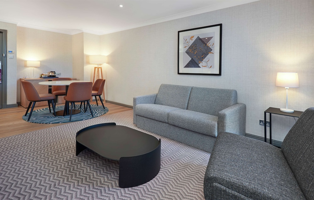 Hilton London Croydon 38/65