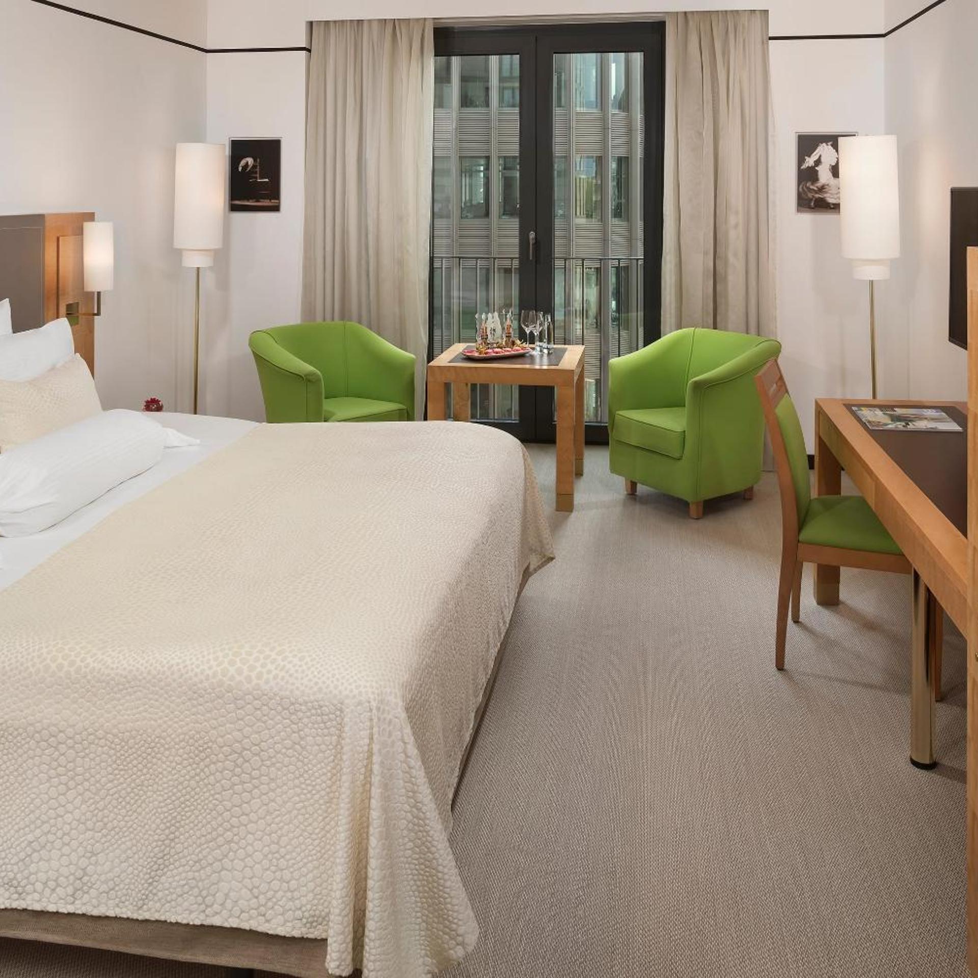 غرفة ديلوكس بسرير مزدوج بإطلالة على المدينة، Melia Berlin 3/7