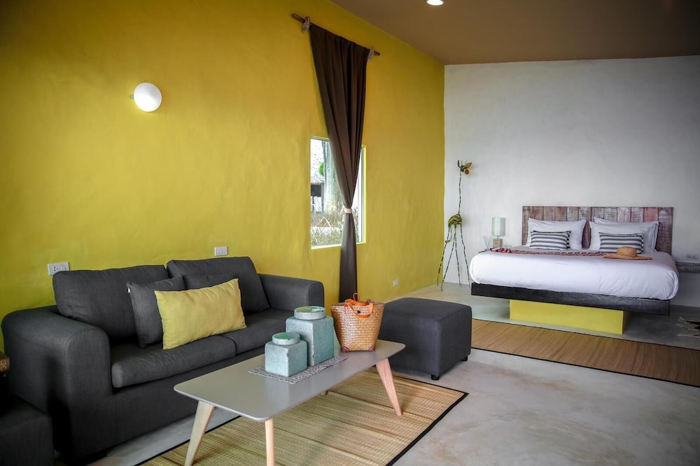 Lime N Soda Beachfront Resort 24/50
