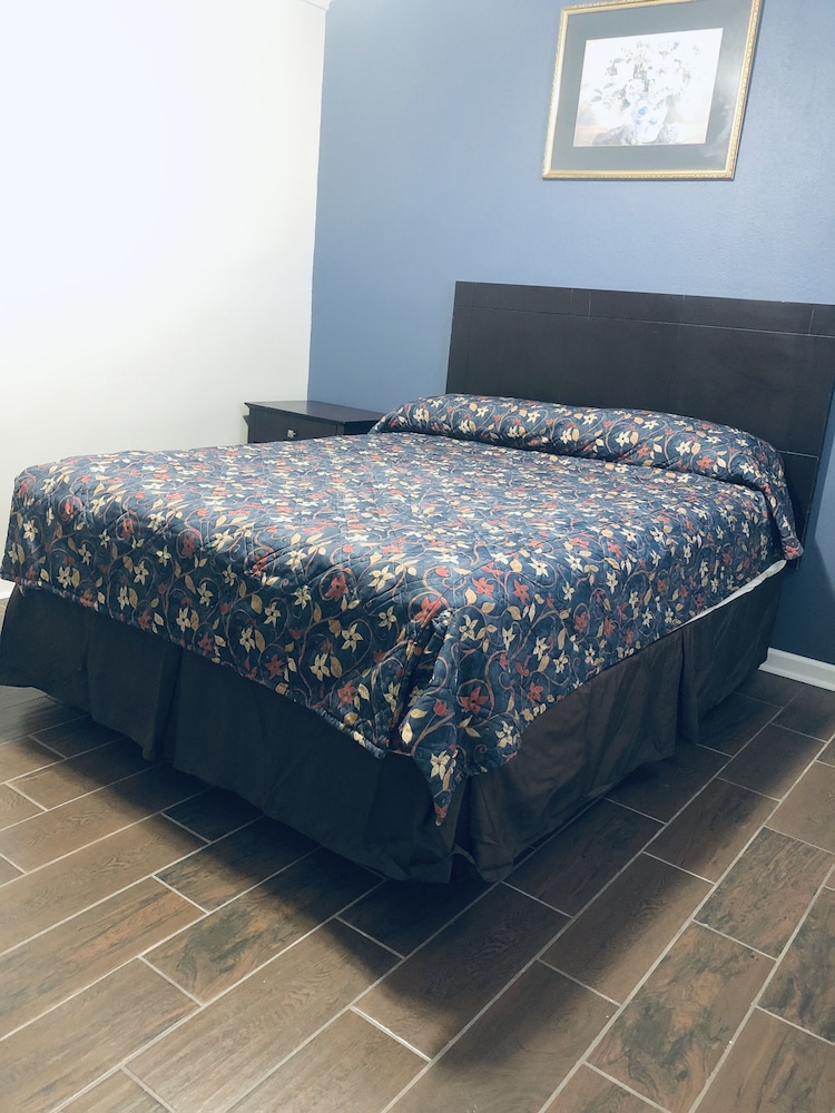 Economy Inn Gonzales 8/29