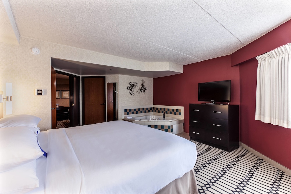 Room at Delta Hotels By Marriott Fargo, FARGO - ND