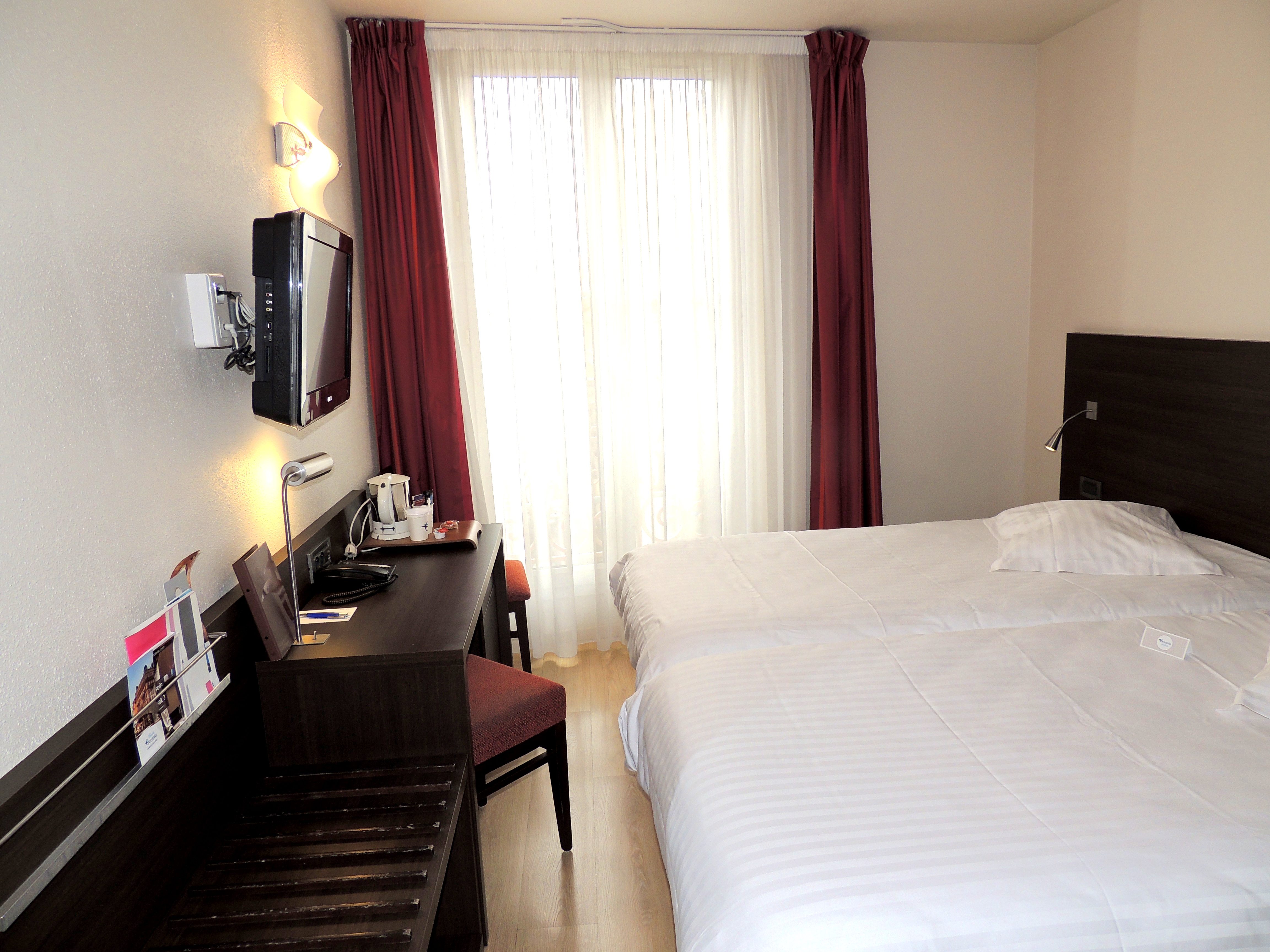 Superior, Twin Beds, Old Port Side