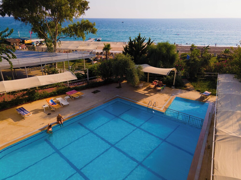Elysium Elite Hotel & Spa 11/35