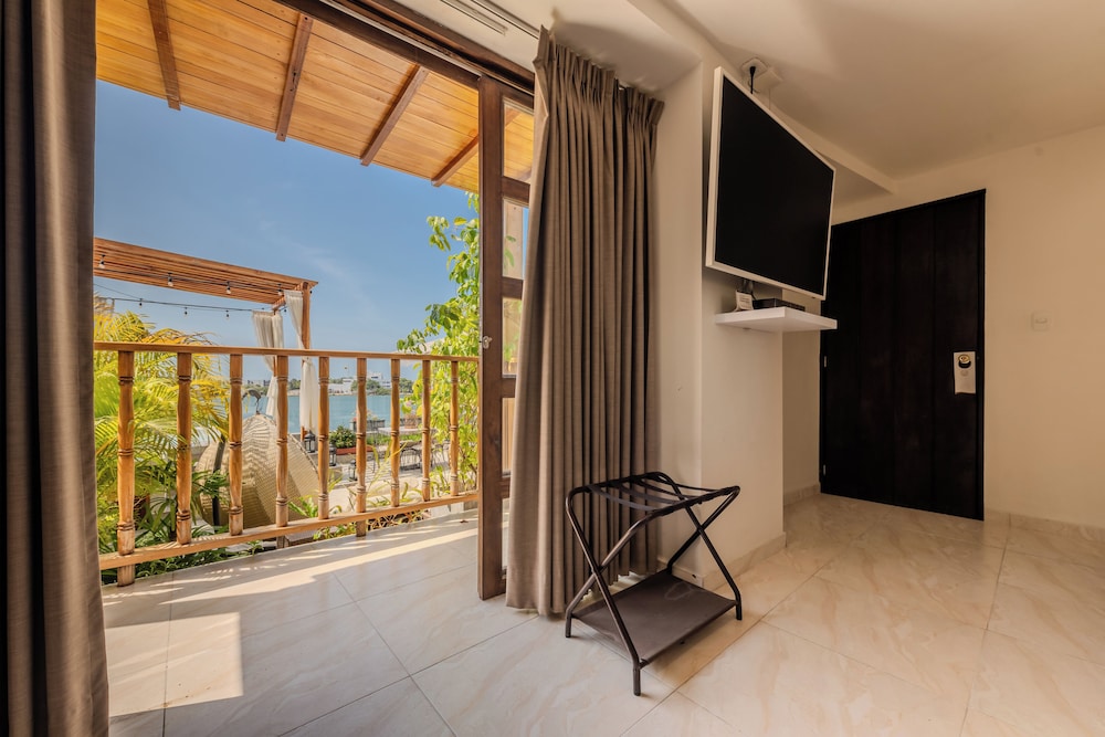 Hotel Dorado Plaza Calle del Arsenal 24/44