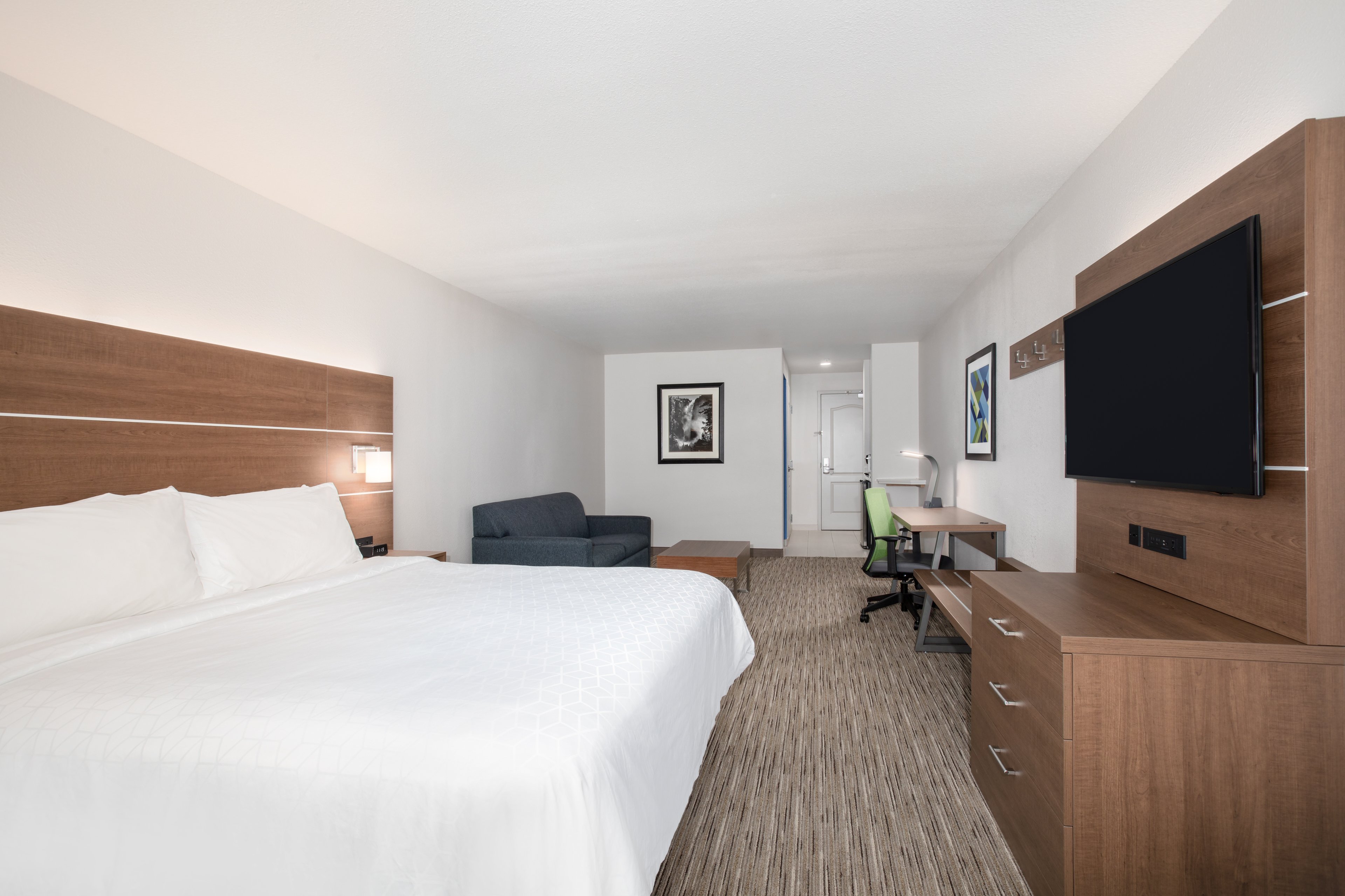 جناح بسرير كينج
