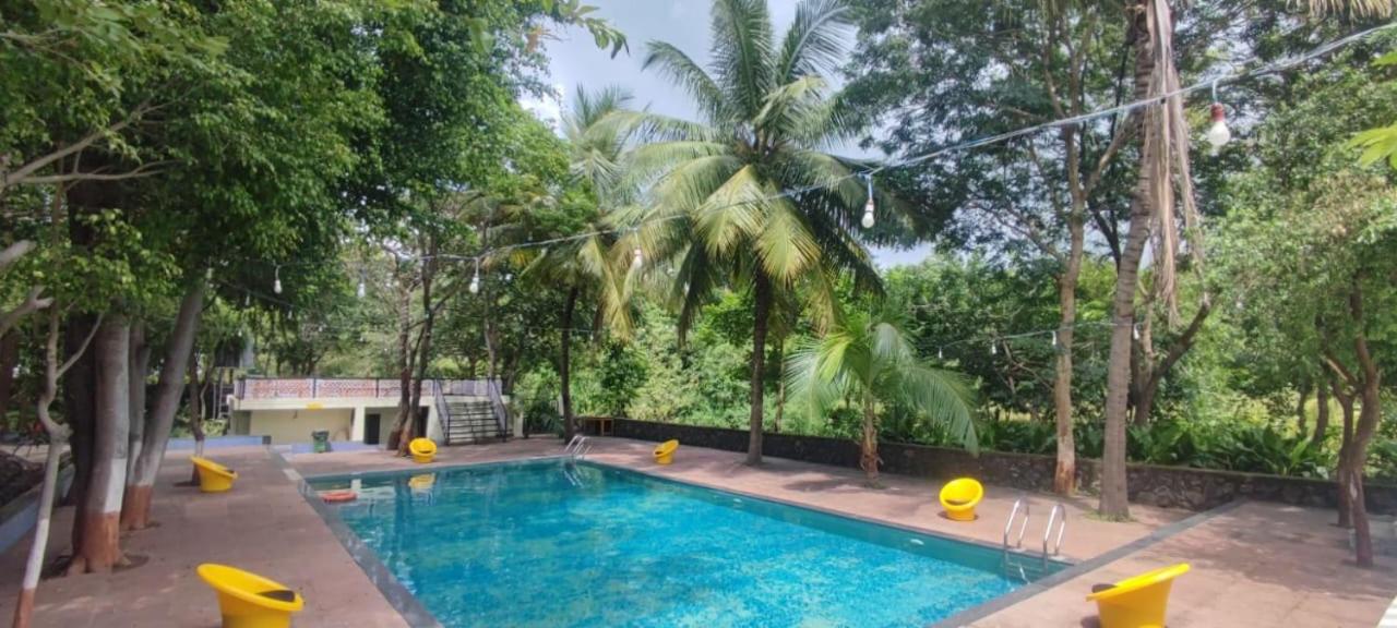 Hiranya Resorts 44/45