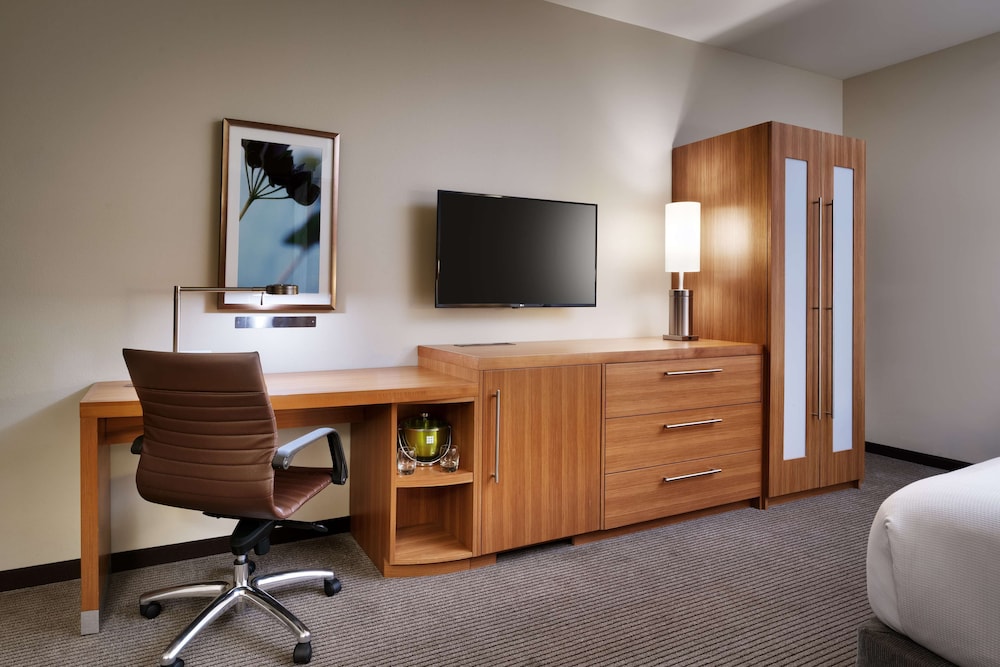 Hyatt Place Boise / Downtown 66/71