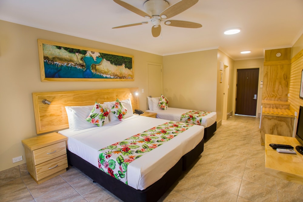 Edgewater Resort 15/71