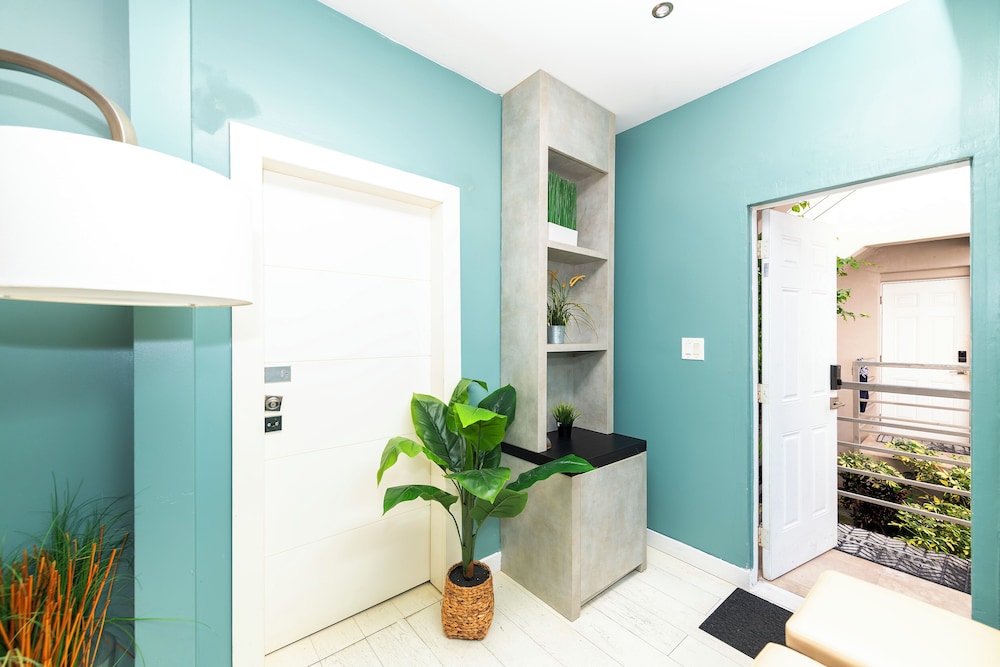 Luxury Miami Beach Apartments By Michigan 12/64