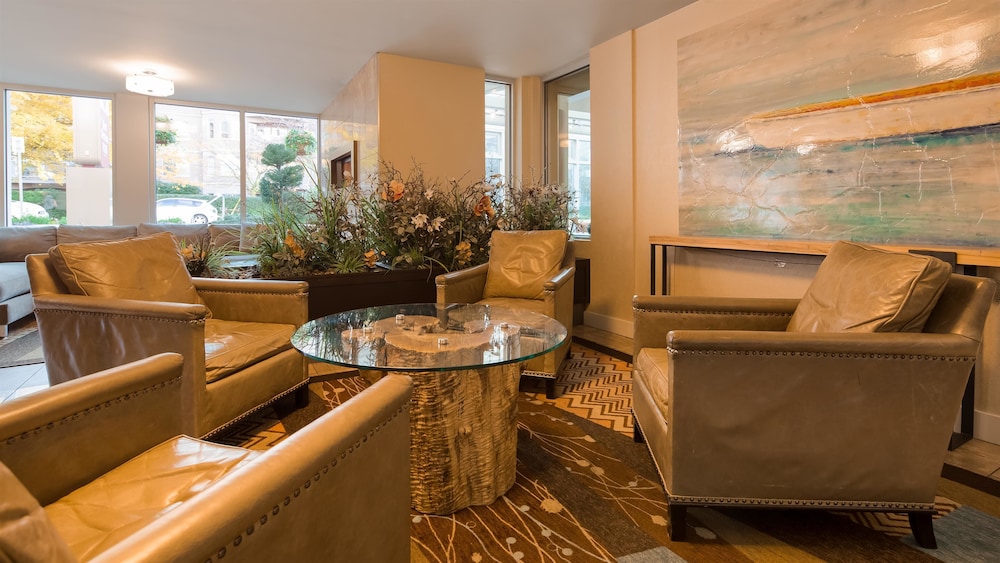 Best Western PLUS Inner Harbour Hotel 31/47