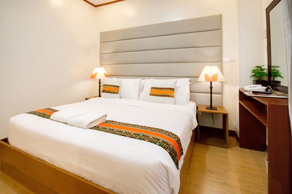 Sur Beach Resort Boracay 24/70
