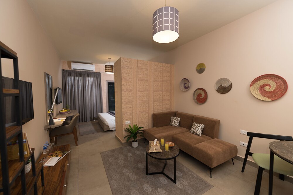 Roots Hotel Apartment 25/39