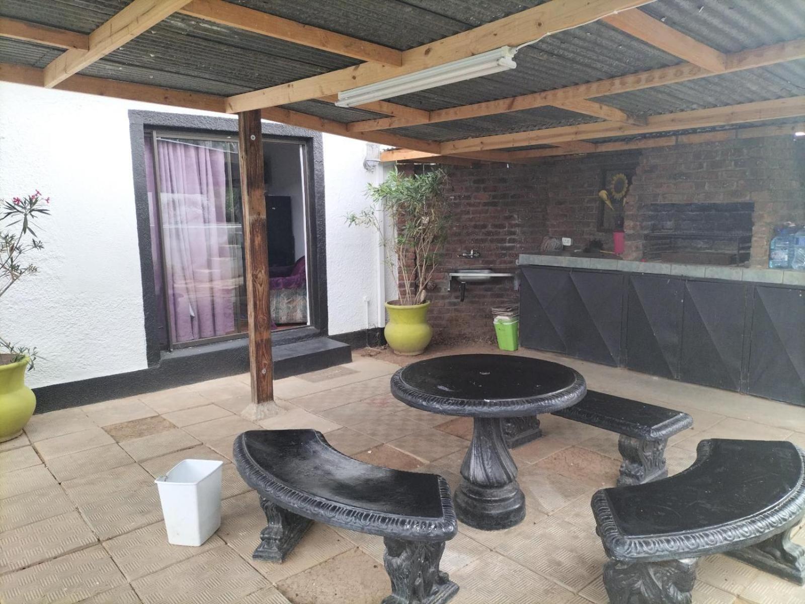 Garden Cottage Guest House 2/15