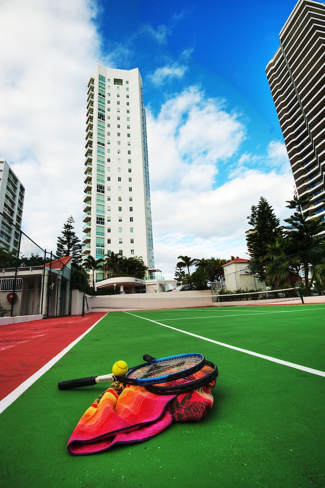 Pacific Views Resort 47/73