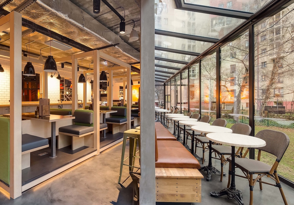 Generator Hostel Paris 61/74
