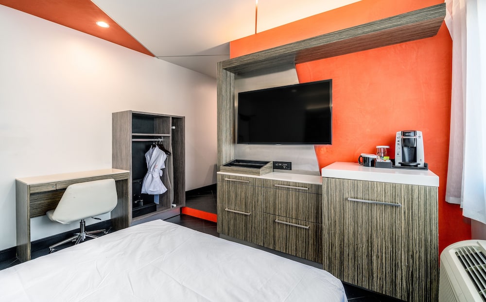 The Moment Hotel 14/72