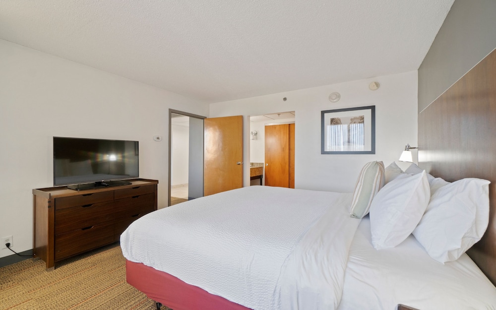 Four Points by Sheraton Charlotte 15/55