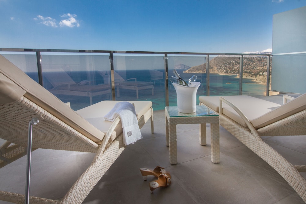 ESTIMAR Calpe Suitopia 3 & three 13/33