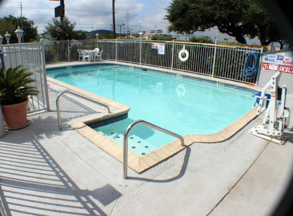 Lone Star Inn Kerrville Fredericksburg 28/42
