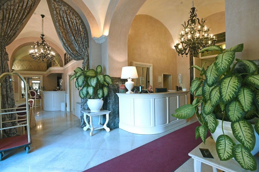 Suite Hotel Santa Chiara 7/50