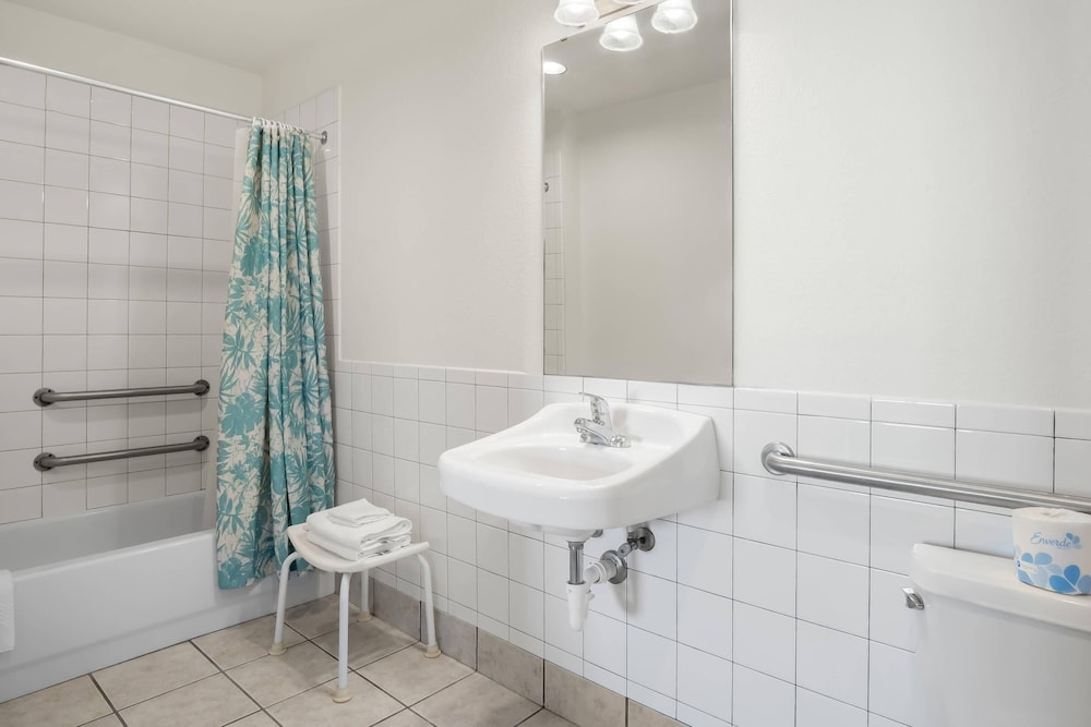 Rodeway Inn Garland Harbor Point 36/37