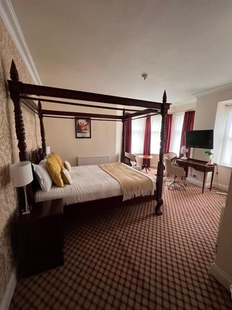 Haley s Hotel 21/65