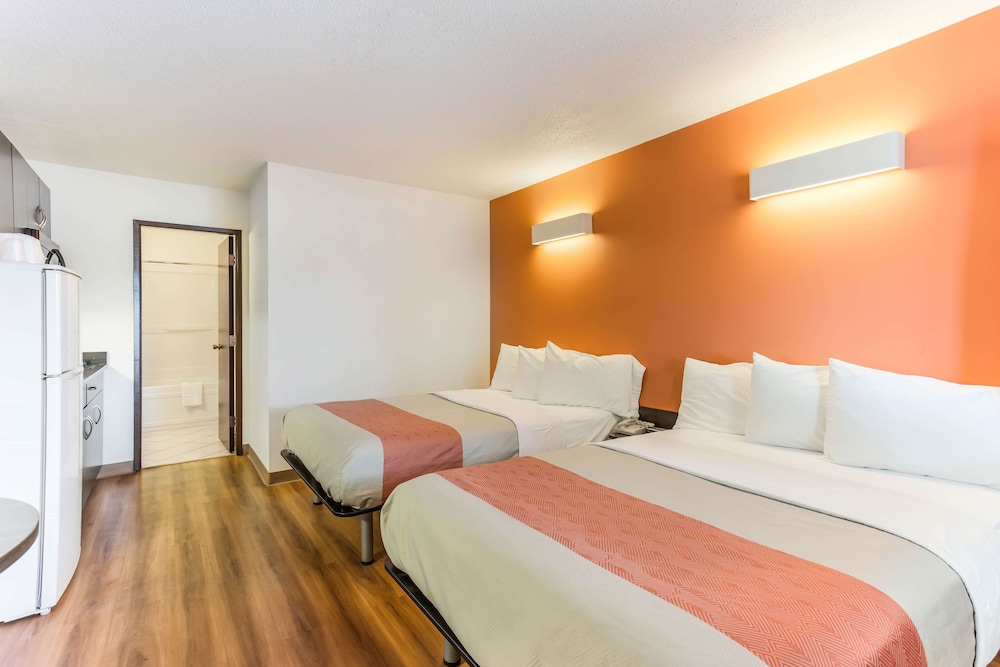 Motel6 Lethbridge Ab 27/62