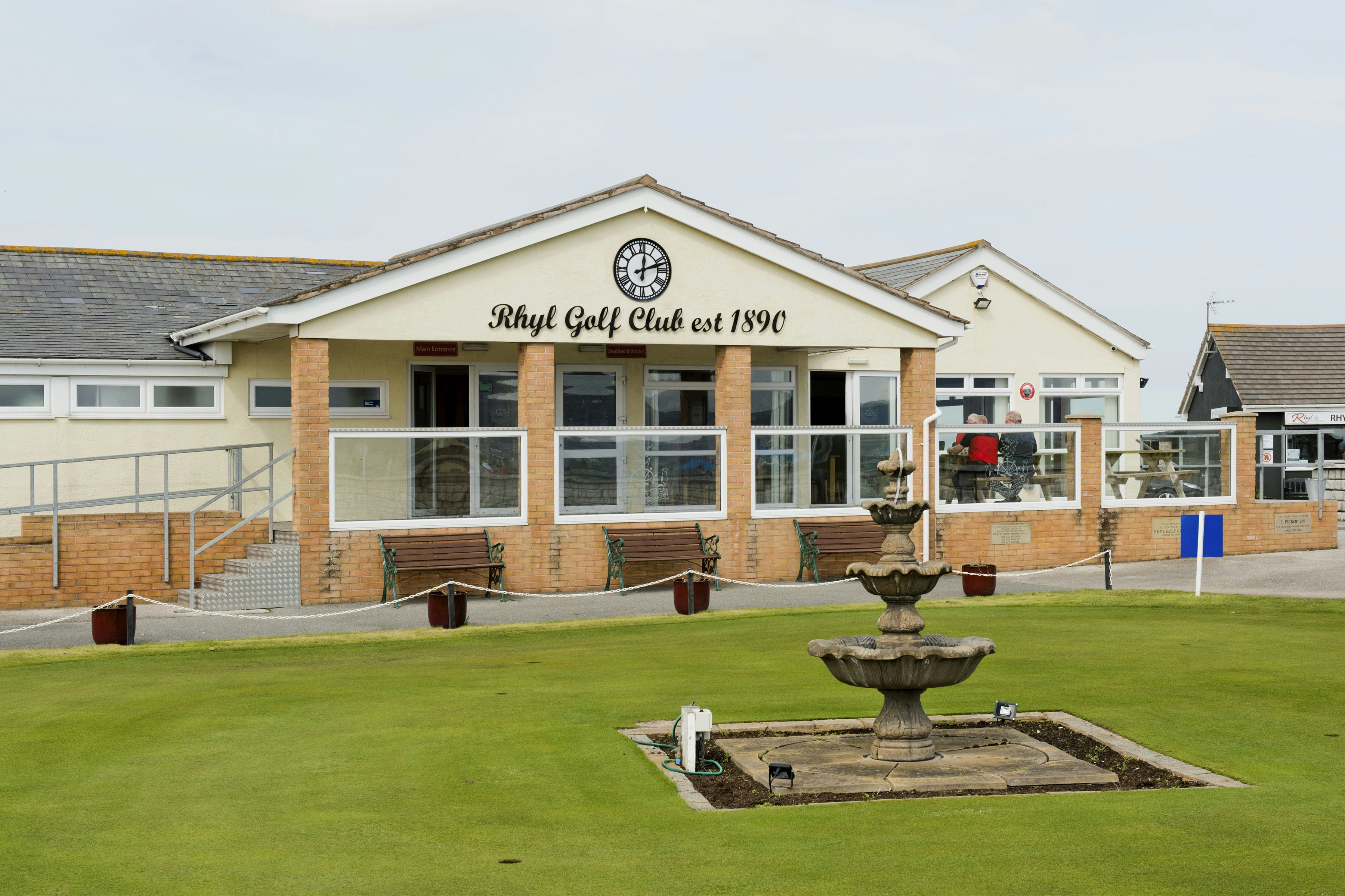 Premier Inn Rhyl Seafront Hotel 37/40