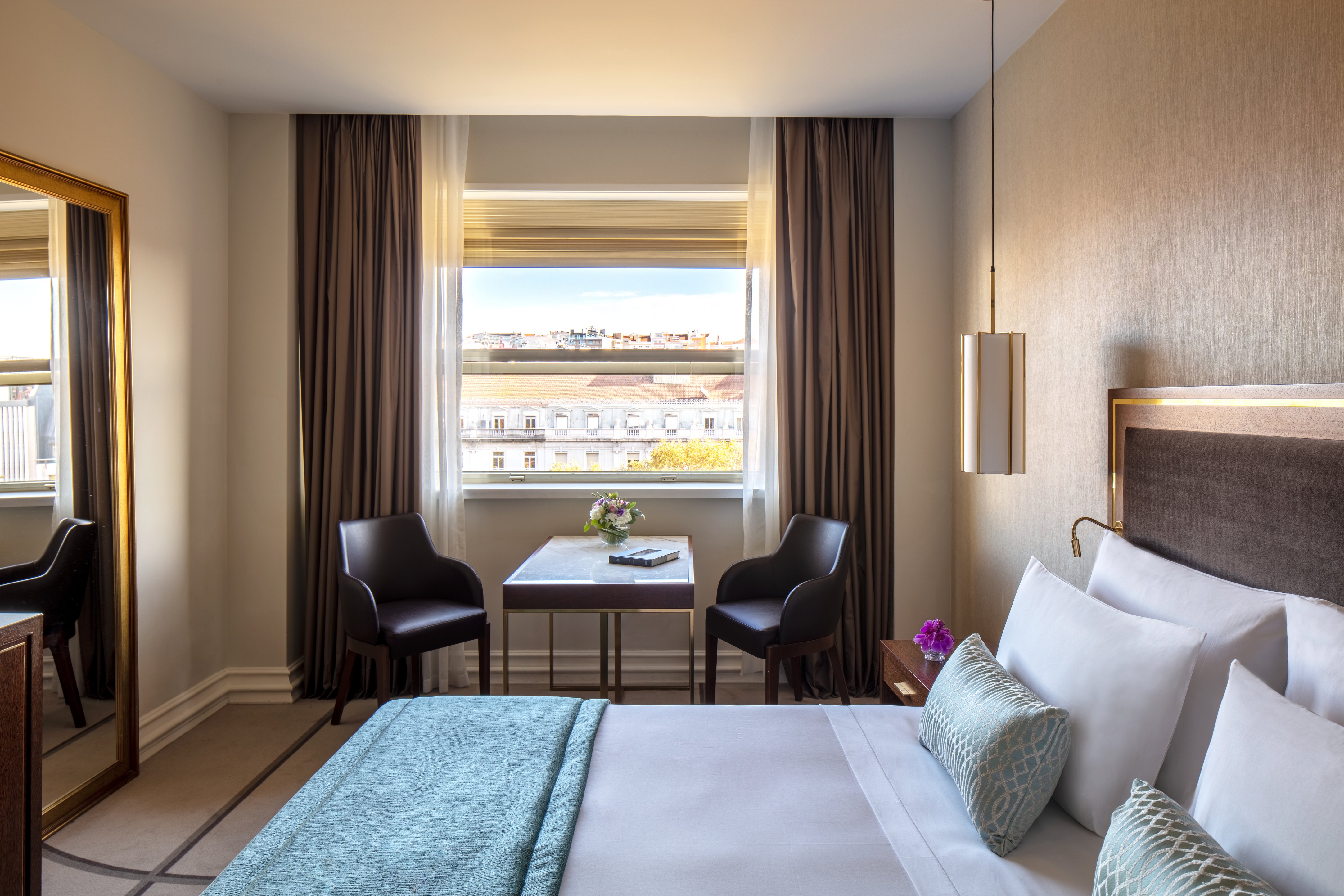 Deluxe, Avenue View