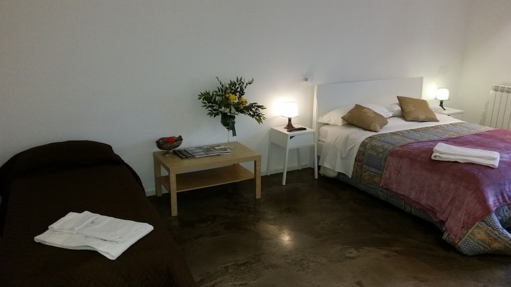 PALERMO ROOMS 11/42