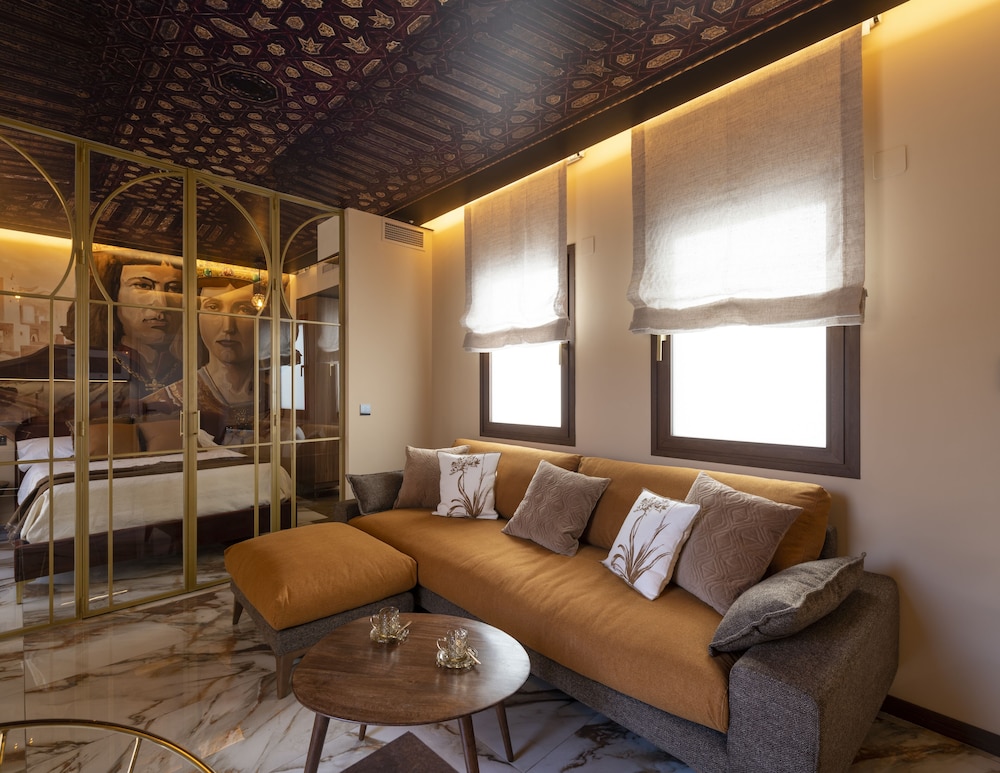 Palatina Concept Suites 69/90