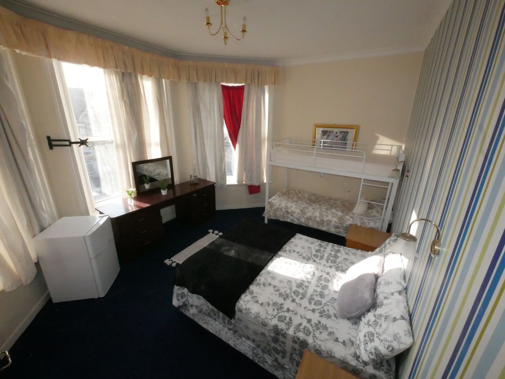 Bourne Hall Hotel 24/47
